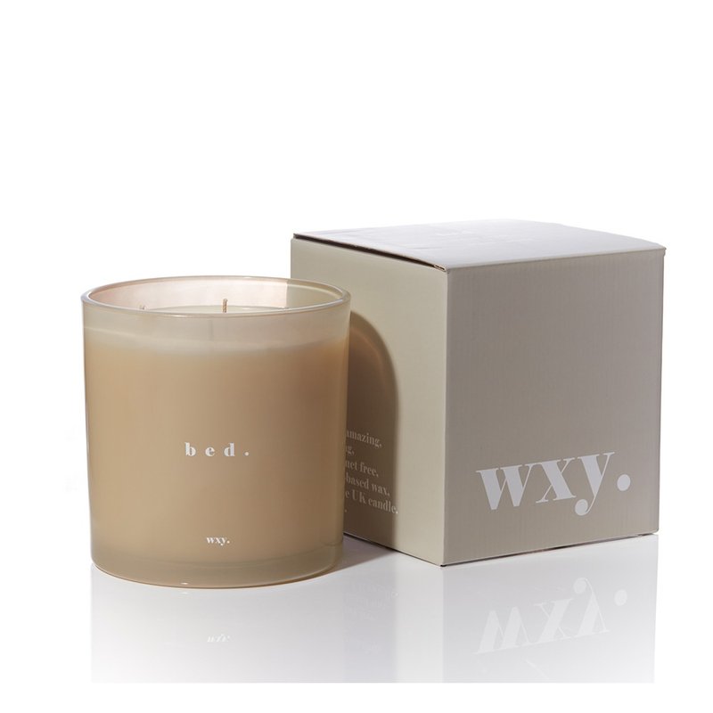 【英國 wxy】特大款經典蠟燭- bed. 麝香 & 黑香草 /1500g - 香氛蠟燭/燭台 - 玻璃 卡其色