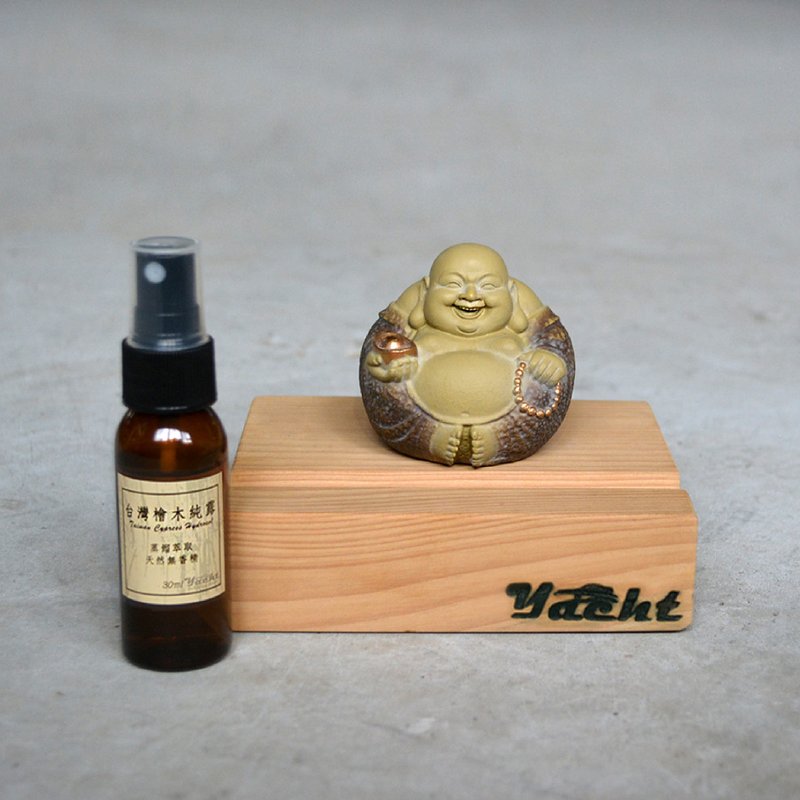 彌勒佛原木手機座(送限量檜木純露) - 香氛/精油/擴香 - 塑膠 咖啡色