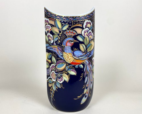 青色の花と鳥の装飾花瓶 青色の花と鳥の装飾花瓶