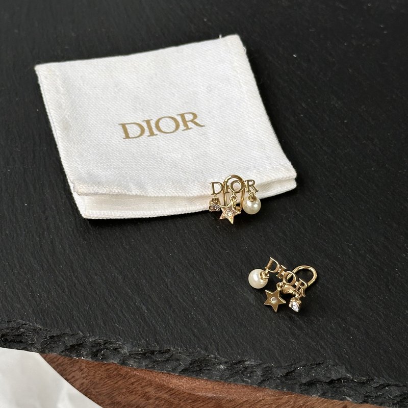 Dior 迪奧 evolution 珍珠 水晶 Logo 象牙白 夾式耳環 - 耳環/耳夾/耳骨夾 - 其他金屬 白色