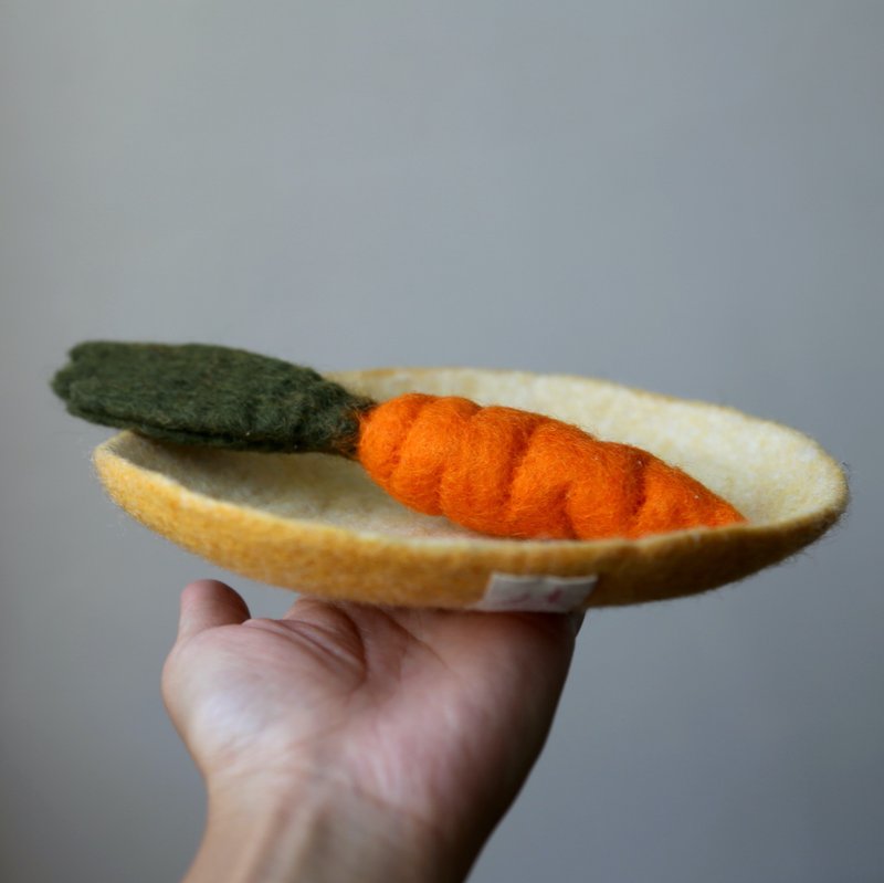 手工羊毛氈紅蘿蔔 - 寶寶/兒童玩具/玩偶 - 羊毛 紅色