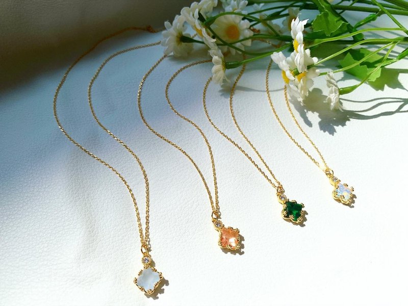 Temperament small diamond-shaped Stone short necklace_clavicle short chain_available in three colors - สร้อยคอ - คริสตัล หลากหลายสี