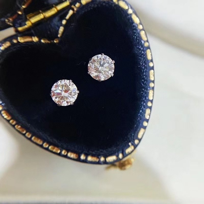 【WhiteKuo】pt900 platinum diamond earrings six-claw earrings eight ...