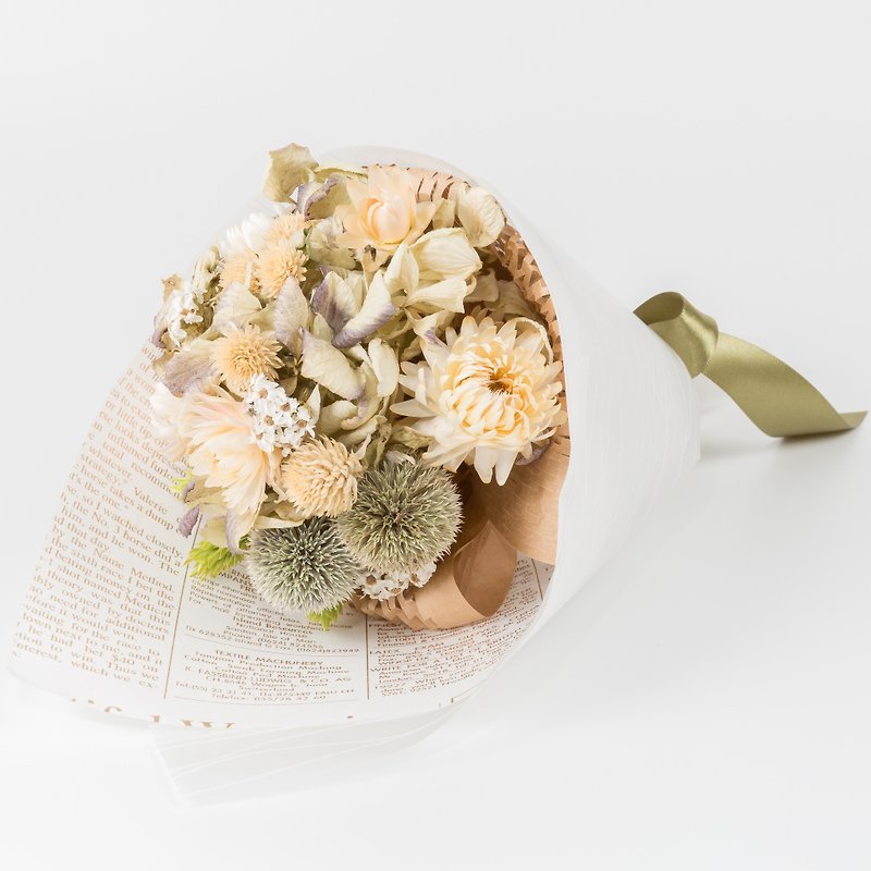Kinki hand small bouquet for a cool summer: forest small fresh bouquet limited small cones refreshing bouquet of white and green clergyman style - Plants - Plants & Flowers Green
