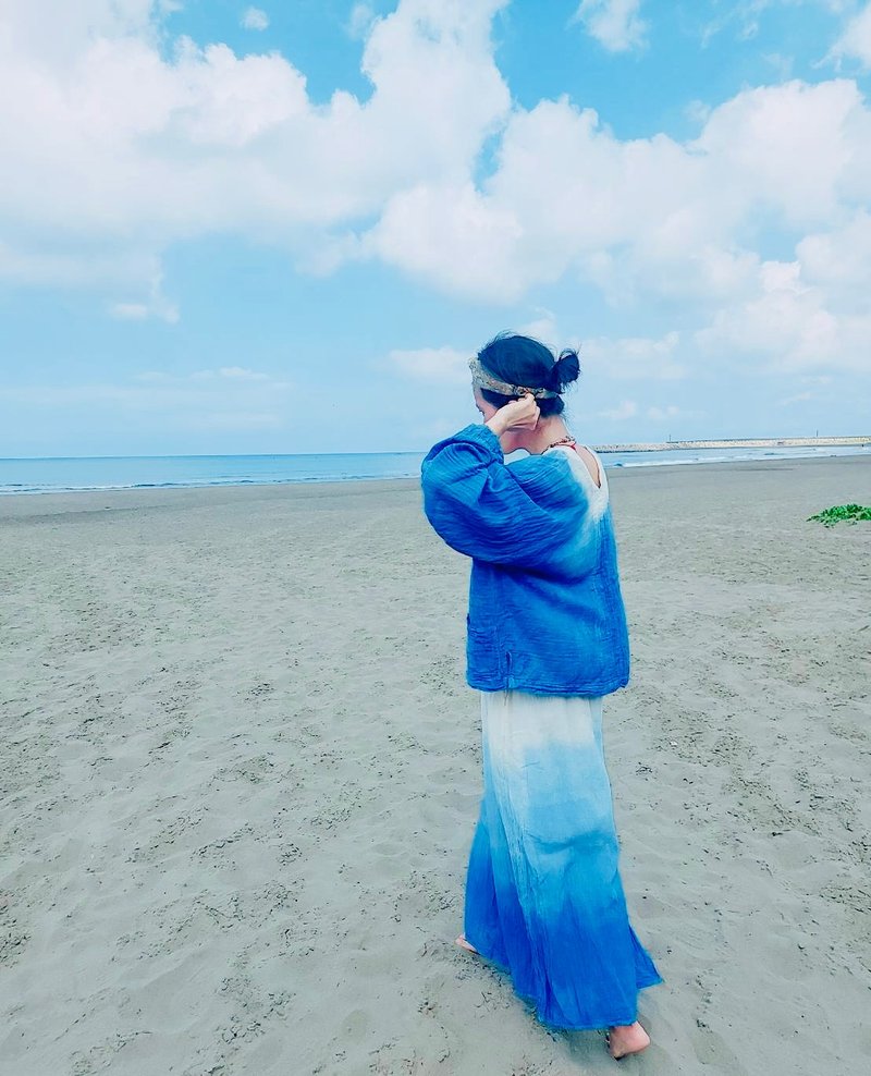 日式氣質感 | 藍白漸層鬆緊柔軟仙女寬褲 - 女長褲 - 棉．麻 藍色