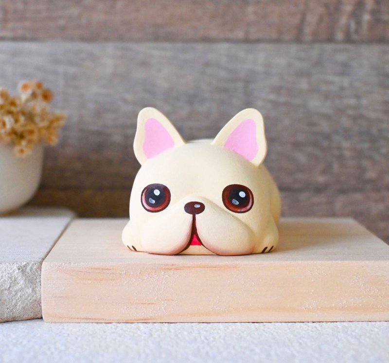 Cute French Bulldog Cream French Bulldog Mobile Phone Holder Handmade Wooden Healing Small Wood Carving Doll Business Card Holder - ของวางตกแต่ง - ไม้ ขาว