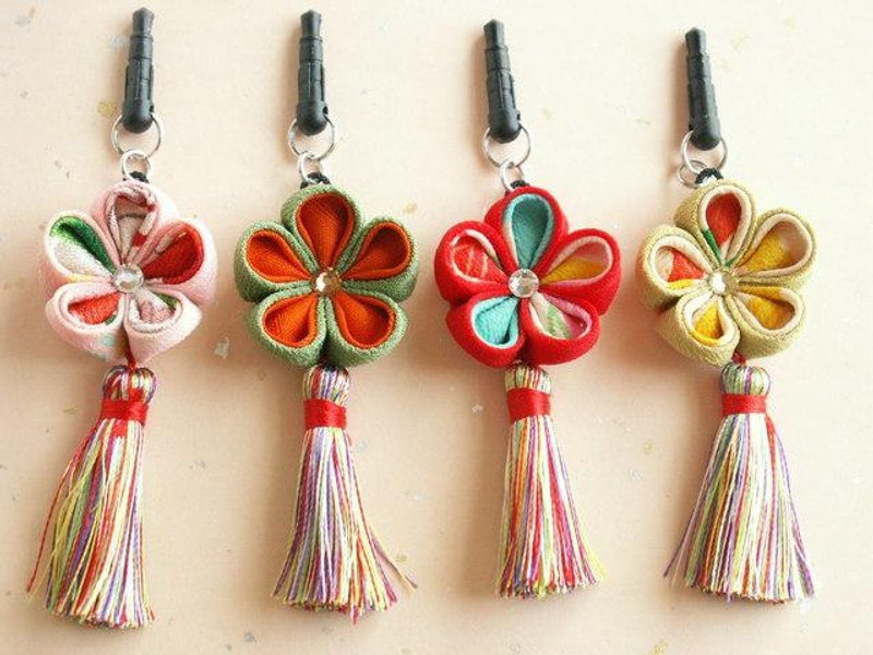 [New color] Sumapi made with knob crafted old cloth (smartphone Pierce) tassel is attached ♪ - ที่ห้อยกุญแจ - โลหะ 