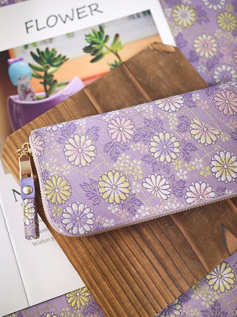 [Christmas] Nishijin woven gold quilt. Sugar flowers. purple. Cloth clip/wallet/wallet - Wallets - Silk Purple