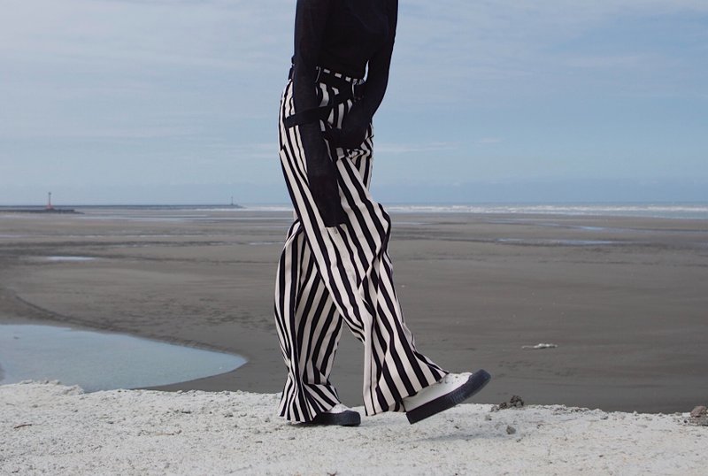 IVORY-BLACK STRAIGHT STRIPES WIDE-LEG TROUSERS - 女長褲 - 聚酯纖維 