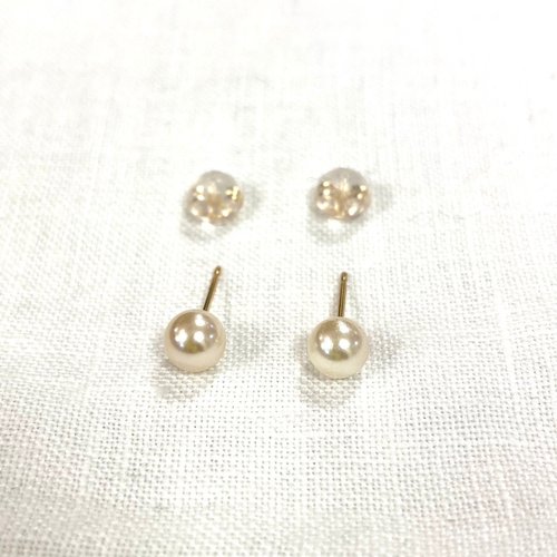 K18 GOLD】18金 5mm 泉州 貝パール ピアス 18KP3 6月誕生石 - ショップ