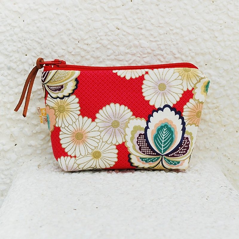 Japanese style maru chrysanthemum _ red coin purse - Coin Purses - Cotton & Hemp Red