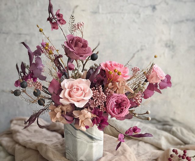 The Traditional French Way to Make a Flower Arrangement