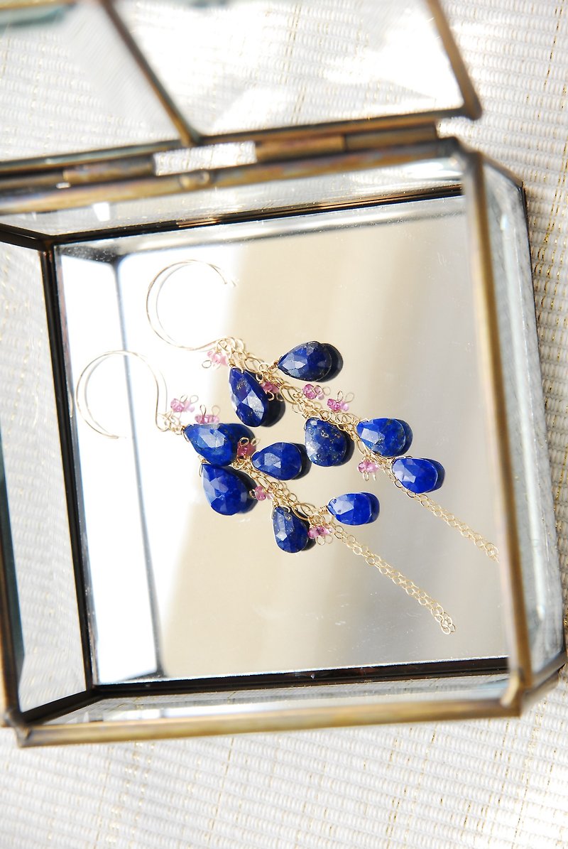 Lapis lazuli and pink tourmaline bell-shaped gradation earrings 14kgf - Earrings & Clip-ons - Semi-Precious Stones Blue