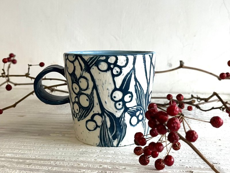 Yang carving series-fruitful coffee mug_ceramic mug - แก้วมัค/แก้วกาแฟ - เครื่องลายคราม ขาว