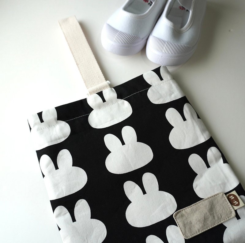 Rabbit Silhouette Kindergarten Indoor Shoe Bag - อื่นๆ - ผ้าฝ้าย/ผ้าลินิน สีดำ