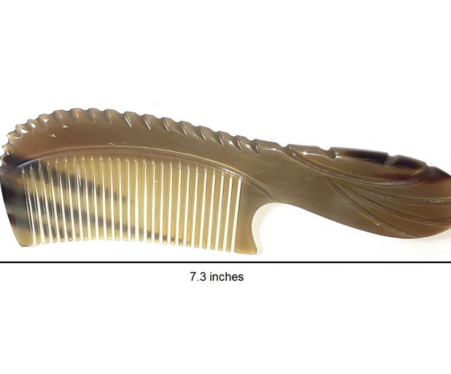 バッファローホーンの手作りヘアコーム。帯電防止およびフケ防止コーム