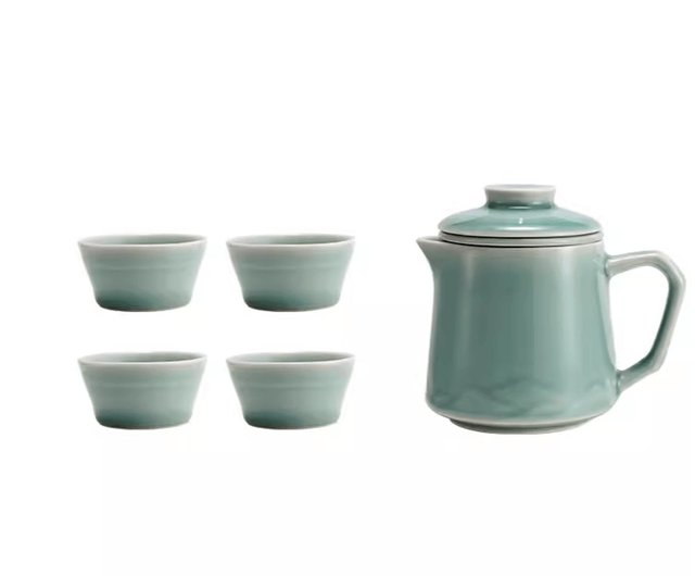 中国故宮博物院で購入した土産品 陶器の蓋付き容器 花と鳳凰の