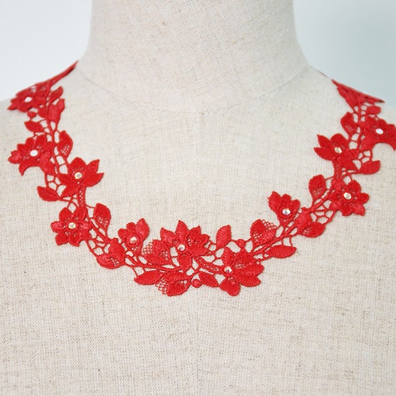 Pinkoi限定ラッキーバッグ-赤い花のネックレスとイヤリングのツーピースセット - ネックレス - 刺しゅう糸 レッド