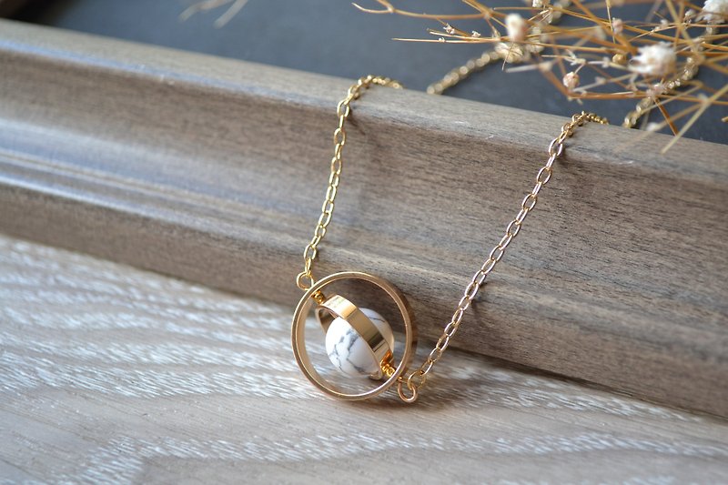 ★Spinning little planet with 12mm marble stone necklace - สร้อยคอ - โลหะ สีส้ม
