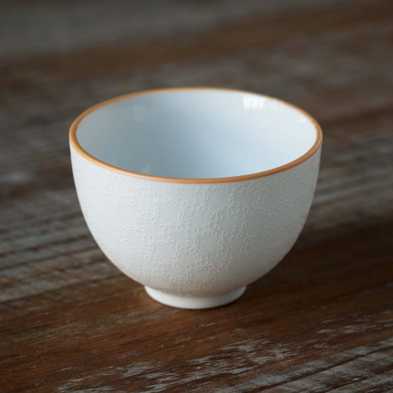 春の花 ・Spring Flowers -にらはな 丸型湯呑 - Yamatsu - 茶壺/茶杯/茶具 - 陶 白色