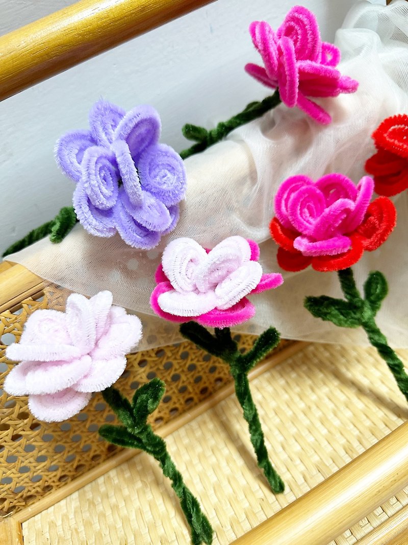 handmade roses - ช่อดอกไม้แห้ง - วัสดุอื่นๆ หลากหลายสี