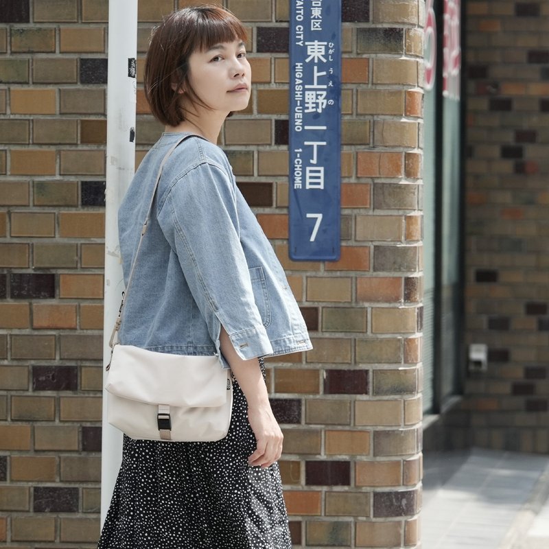 小都市ふっくらフラップファスナー付きショルダーバッグ / 肩掛け・斜め掛け2WAY - ショルダーバッグ - ポリエステル 多色