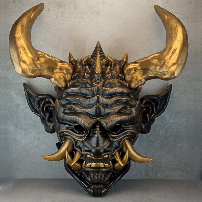 Unique Oni Demon Mask with Large Bronze Horns - 口罩/口罩收納套 - 塑膠 黑色