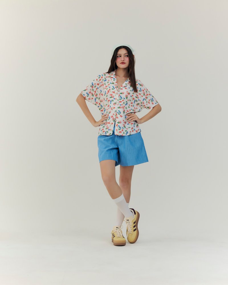 BIRUCHU TROPICAL SHIRTS: Floral Fiesta short-sleeved shirt, Hawaiian collar, cotton linen fabric - Women's Shirts - Cotton & Hemp White