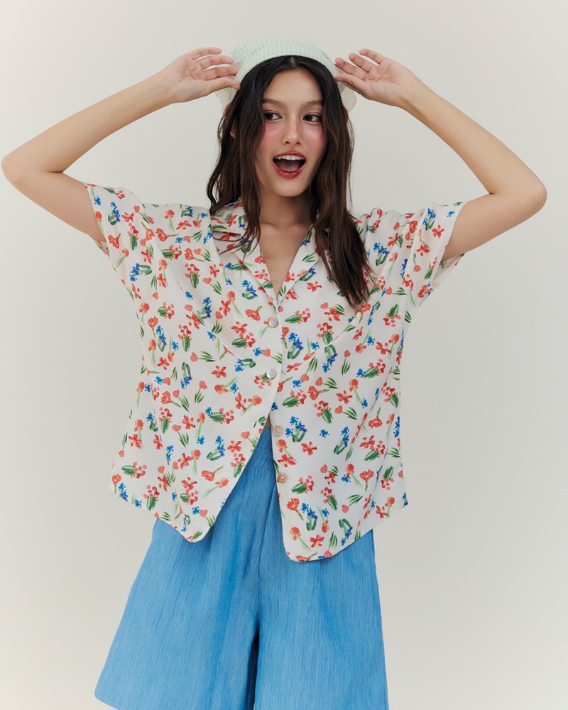 BIRUCHU TROPICAL SHIRTS: Floral Fiesta short-sleeved shirt, Hawaiian collar, cotton linen fabric - 女襯衫 - 棉．麻 白色