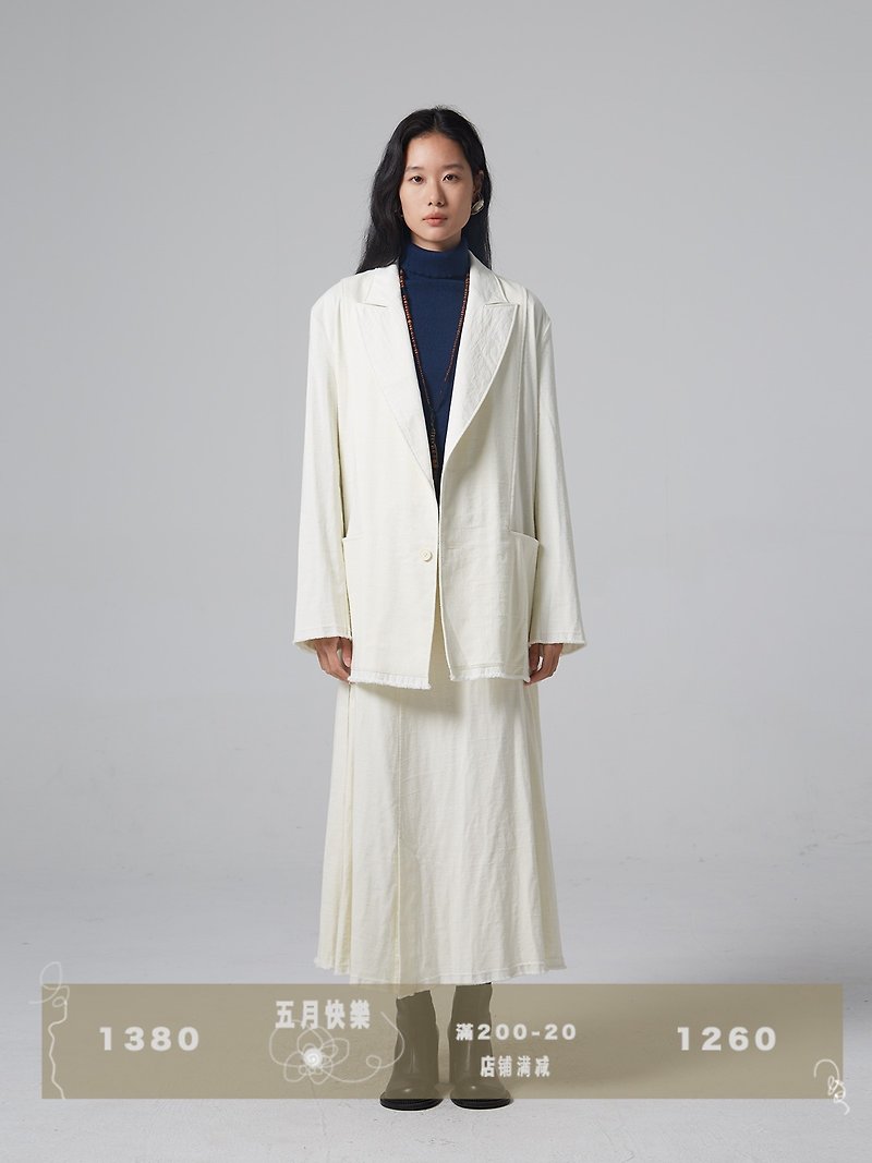White wool suit with hard wrapping and soft core - เสื้อสูท/เสื้อคลุมยาว - ขนแกะ ขาว