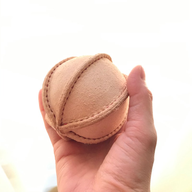 Geniune Nude Leather Ball toys for pets│Natural & Durable - ของเล่นสัตว์ - หนังแท้ สีนำ้ตาล