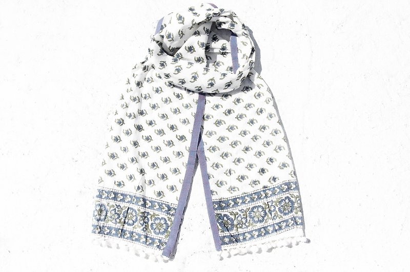 School wear wear a limited amount of hand-woven pure cotton scarf / hand wood engraved plant stained scarf / cotton stained cotton scarf - blue forest national wind fresh pattern hair ball tassel - Scarves - Cotton & Hemp Blue