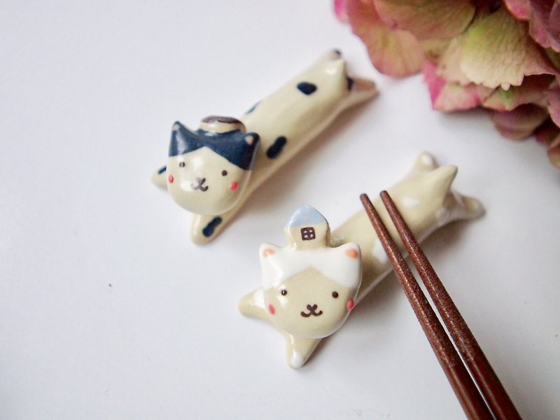 Forest animals ceramics chopsticks holder - black and white kitten friends paragraph - เซรามิก - ดินเผา ขาว