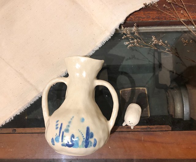 センカップシリーズ|手で練った白い陶器の両耳花瓶 ショップ vupotter 花瓶・植木鉢 Pinkoi