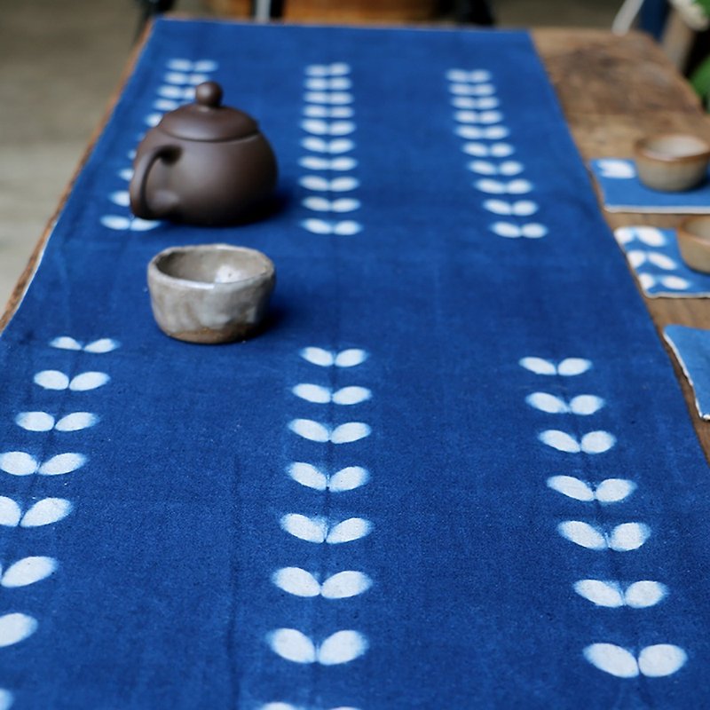 Yishanren|手作りの草木染めティーマットホームスパン中国風のシンプルな生地純粋なブルー染料絞り染め生地 - ランチョンマット - コットン・麻 