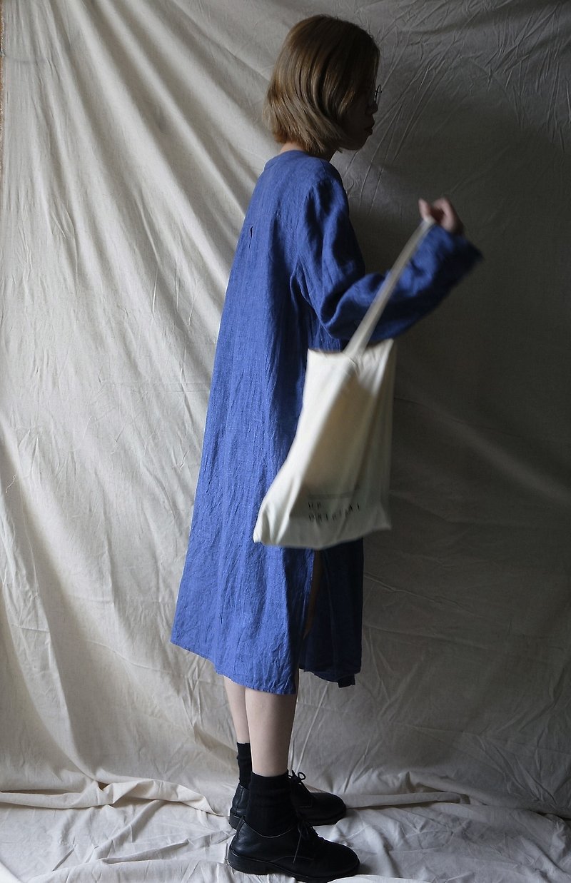 Linen shirt dress DENIM tan linen shirt dress - เสื้อเชิ้ตผู้หญิง - ผ้าฝ้าย/ผ้าลินิน สีน้ำเงิน