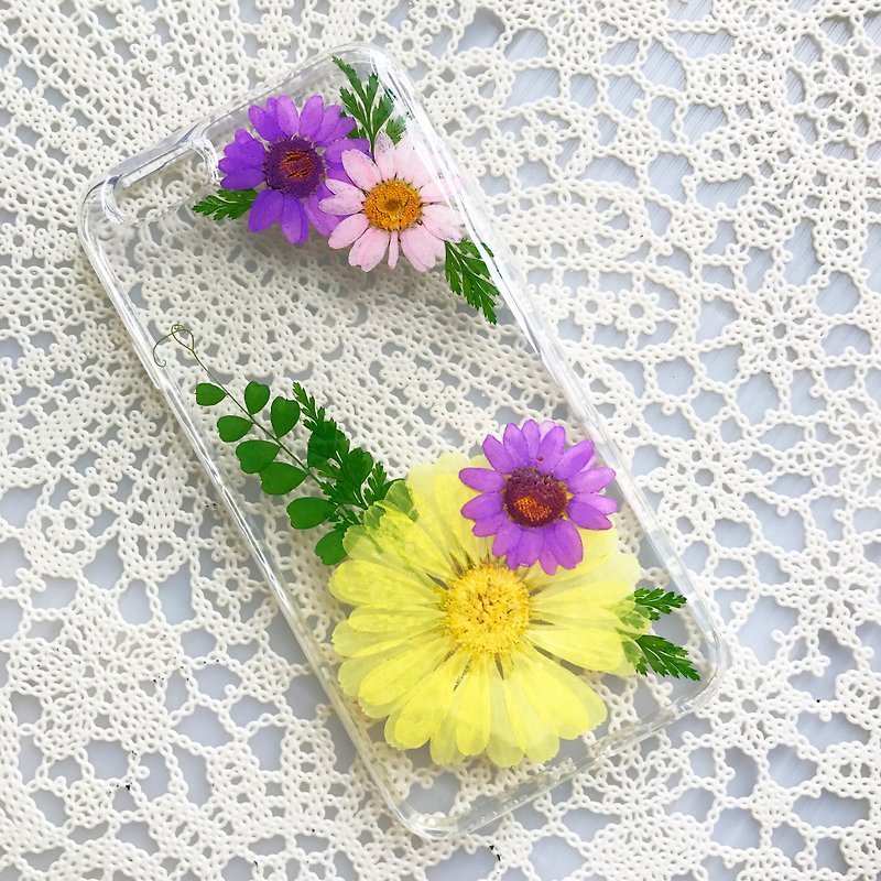 iPhone 7 Dry Pressed Flowers Case Yellow Daisy Flower case 013 - เคส/ซองมือถือ - พืช/ดอกไม้ สีเหลือง