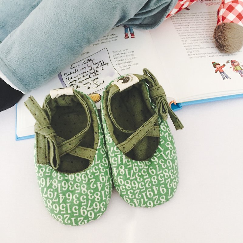 125 Japanese green number X Japan dyed little hand-bandage baby shoes baby shoes toddler shoes - รองเท้าเด็ก - ผ้าฝ้าย/ผ้าลินิน สีเขียว