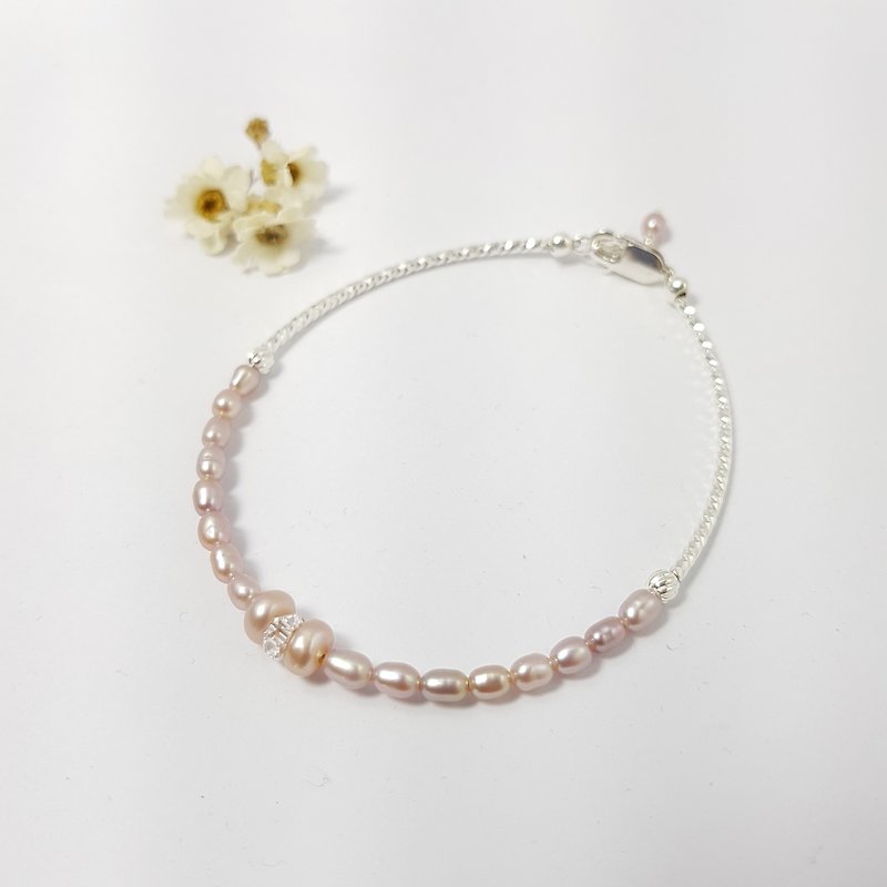 Natural pink pearl + white crystal sterling silver bracelet - สร้อยข้อมือ - เครื่องเพชรพลอย สึชมพู