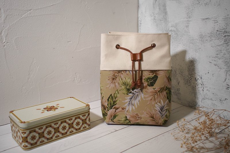 Traveler Series diagonal backpack / bucket bag / hand bag limited / desert hibiscus flower / stock supply - กระเป๋าแมสเซนเจอร์ - ผ้าฝ้าย/ผ้าลินิน สีกากี