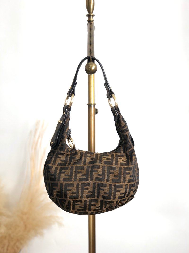 【 日本直送　名牌中古包 】FENDI フェンディ ズッカ柄 ショルダーバッグ ブラウン ジャガード ホーボーバッグ vintage ヴィンテージ rtpgp3 - 側背包/斜背包 - 棉．麻 咖啡色