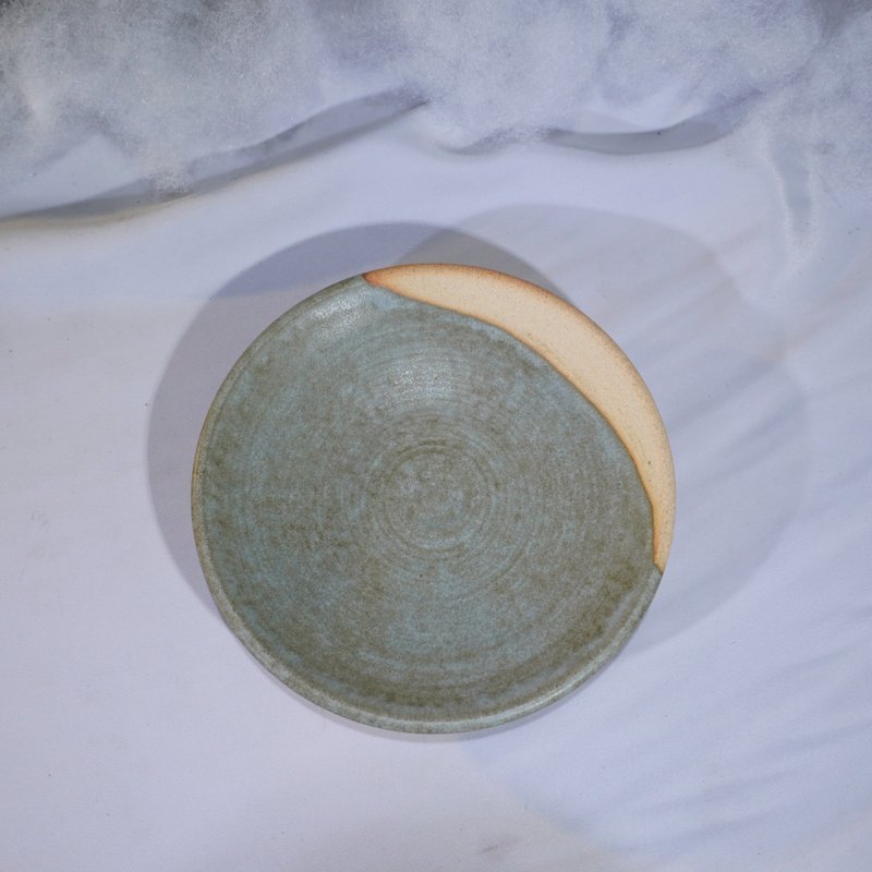 Blue-grey end eyebrow moon pottery dish about Ø12.3 cm - จานเล็ก - ดินเผา สีน้ำเงิน