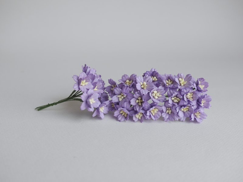 Paper flower, 50 pcs. small cherry blossom supplies, 2 cm. purple color. - 木工/竹藝/紙雕 - 紙 紫色