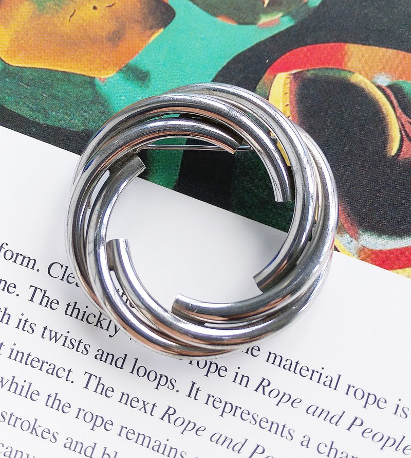 Vintage Jewelry 西洋古董飾品 銀色調  環圈 簡約 別針 - 徽章/別針 - 其他金屬 金色