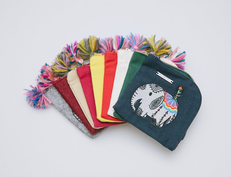 Cotton Canvas Embroidery Coins Bag -  Elephant And Cactus Daddy 1 - กระเป๋าใส่เหรียญ - ผ้าฝ้าย/ผ้าลินิน ขาว