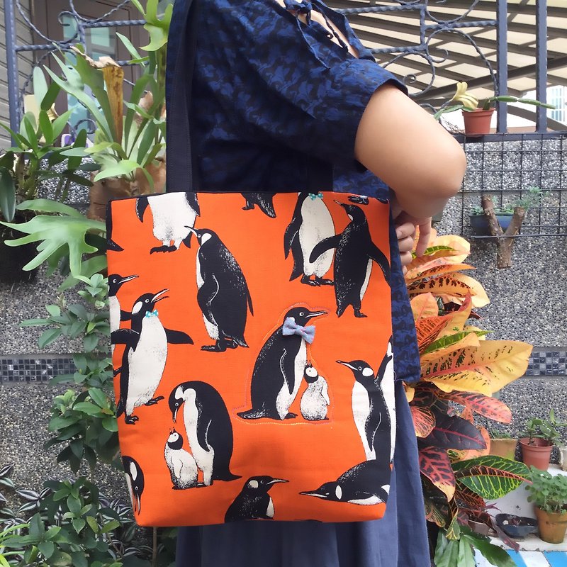 Cute penguin - cotton hand / shoulder bag - กระเป๋าถือ - ผ้าฝ้าย/ผ้าลินิน 