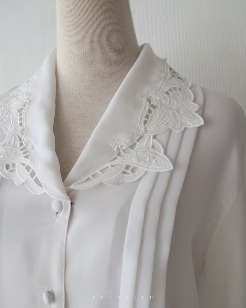 Vintage Embroidered Collar Loose European Style Long-Sleeved White Vintage Shirt - Women's Shirts - Polyester White