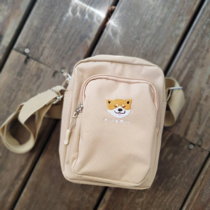 Mid-size water-repellent nylon crossbody bag with embroidery pattern (Khaki) / Shiba Inu Achai - กระเป๋าแมสเซนเจอร์ - ไนลอน สีกากี