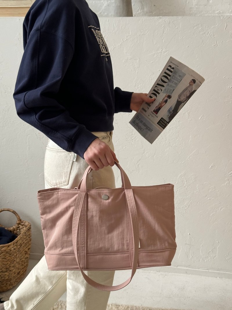 The Ally from Korea | MOLLY BAG with makeup pouch | Pink | Sport Tote Bag - กระเป๋าถือ - เส้นใยสังเคราะห์ สึชมพู