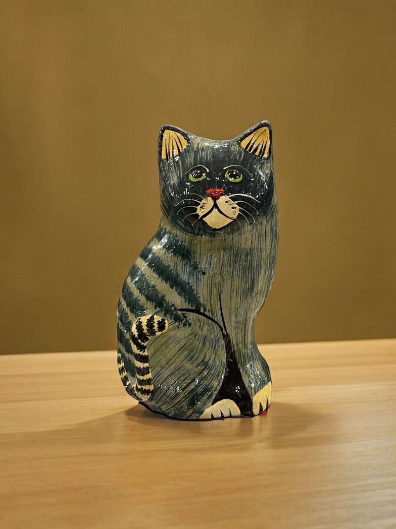 Handmade lacquered paper ware painted cat ornaments from Kashmir, India - American shorthair cat - Items for Display - Wood Gray